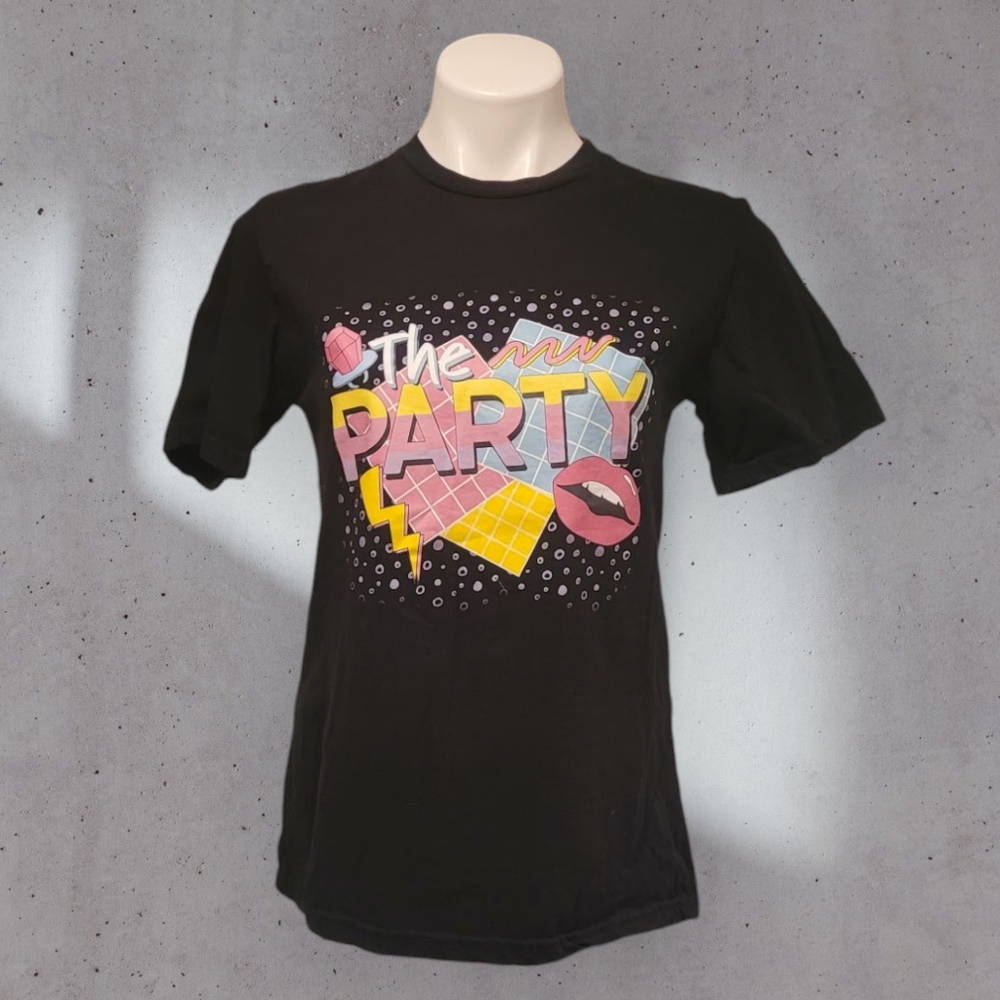 Outlash Size Small Custom Retro Party Tshirt